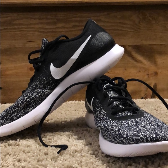 Men’s Nike Running Shoes - Picture 2 of 3